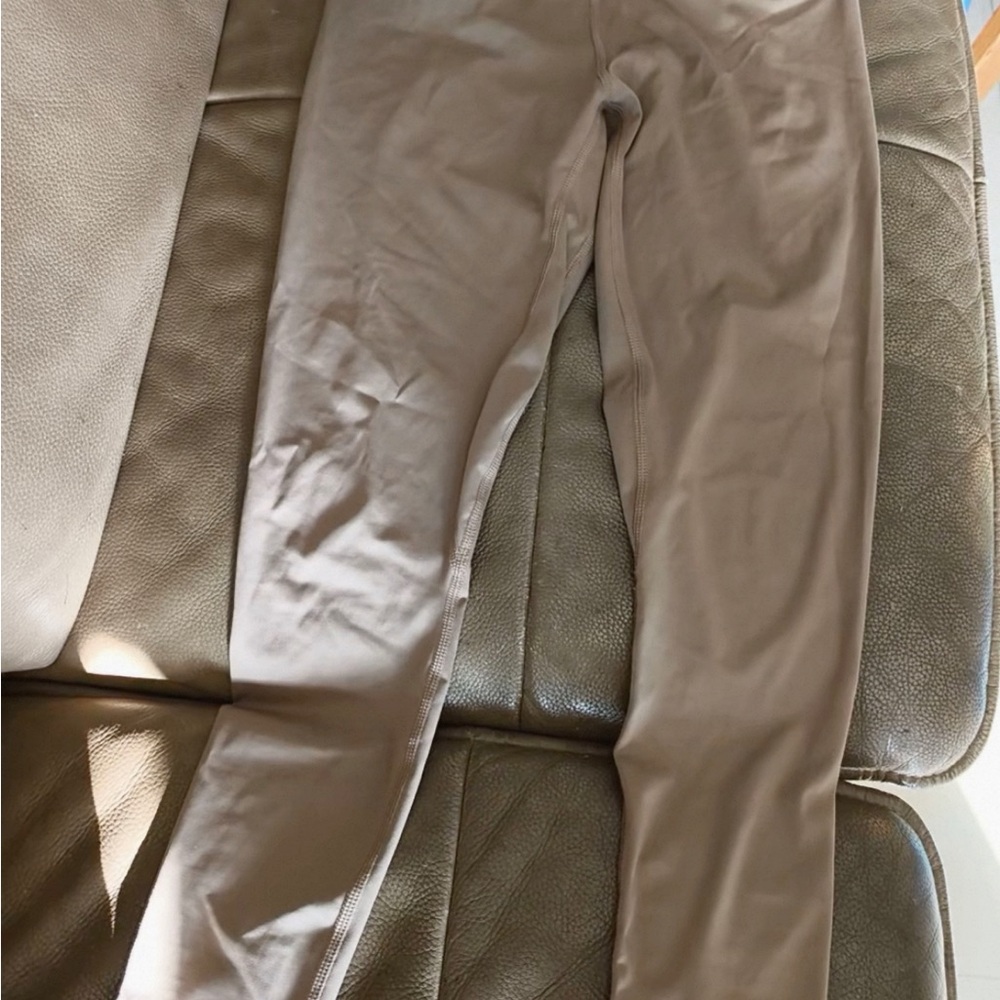 Women’s High-Waist Stretch Leggings in Taupe